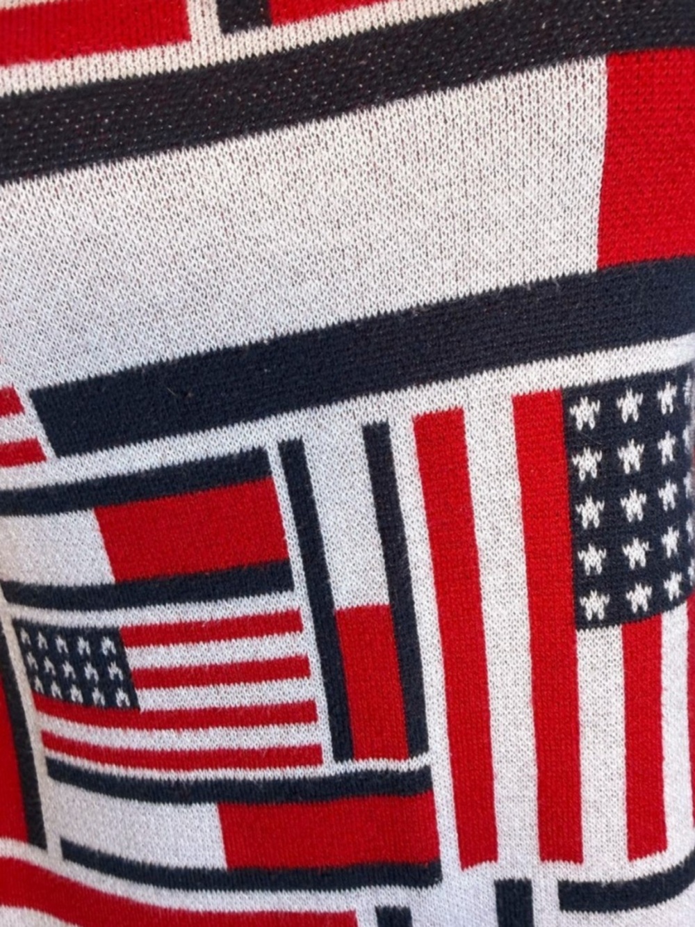 Tommy Hilfiger Flag Print Knit Sweater – Red White Blue Logo Crewneck (XS) - Picture 7 of 8
